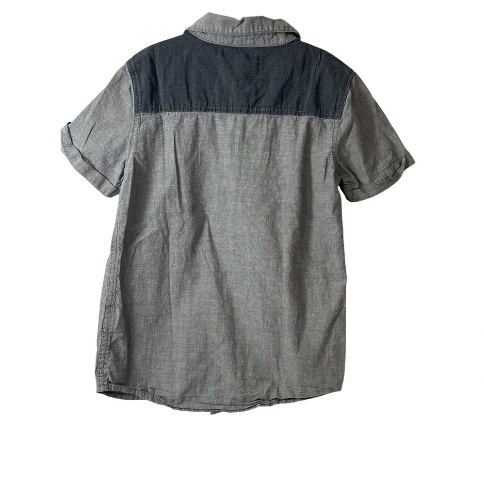 DKNY Boys Grey Chambray Short-Sleeve Button-Up Shirt Size 8 (S) - Picture 2 of 4